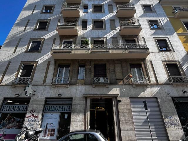 Appartamento in affitto di 155 m² in Via Felice Bellotti, 1
