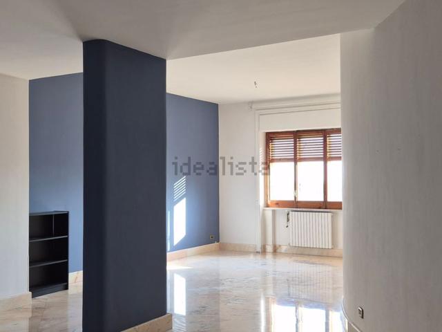 Appartamento in affitto di 155 m² in Via Felline, 15