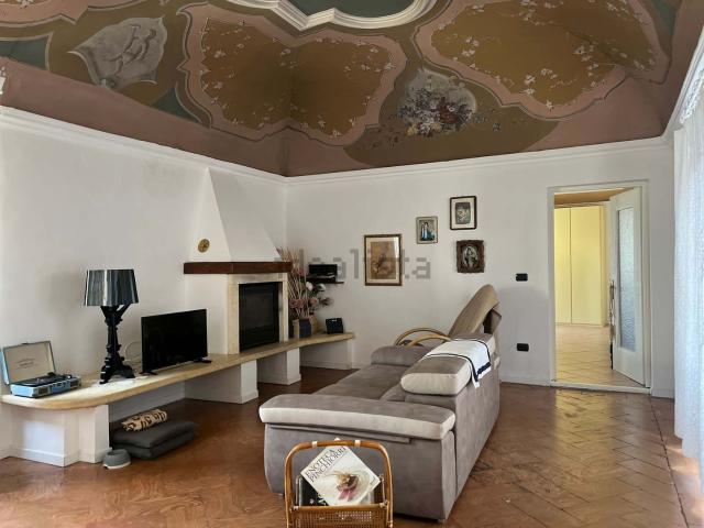 Appartamento in affitto di 155 m² in Via Libertà, 23