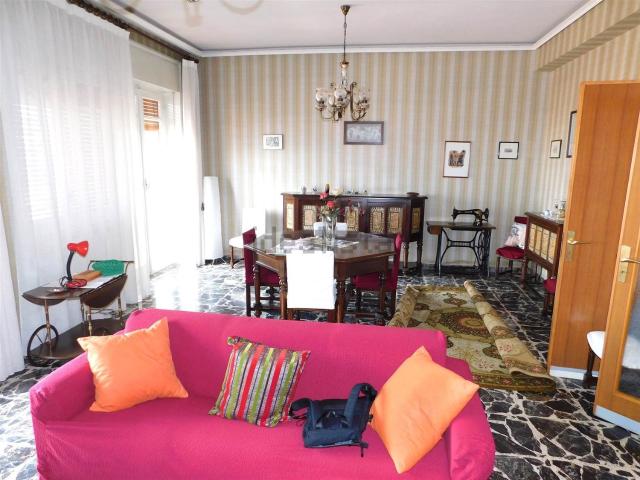 Appartamento in affitto di 155 m² in Via Umberto Giordano