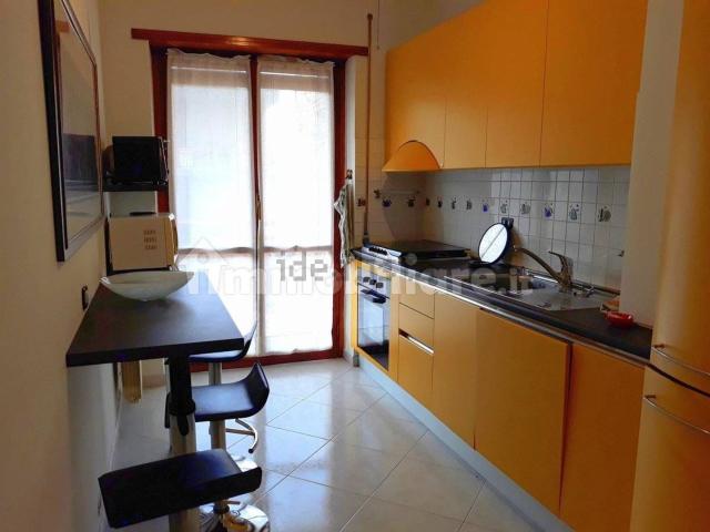 Appartamento in affitto di 155 m² in Via Valdinievole