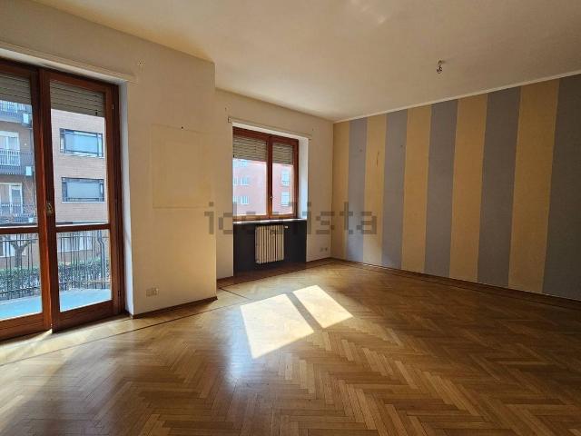 Appartamento in affitto di 155 m² in Via Ventimiglia