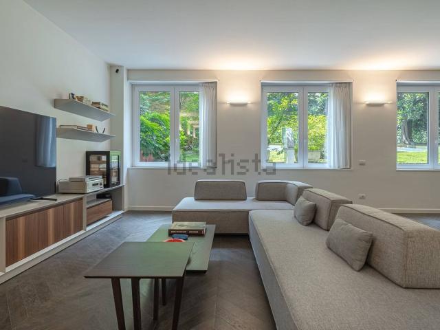 Appartamento in affitto di 156 m² in Via Nirone