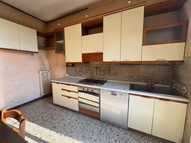 Appartamento in affitto di 156 m² in Via San Fermo, 91