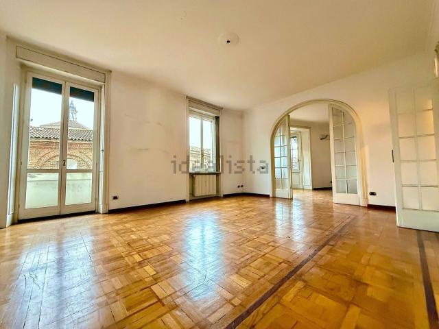 Appartamento in affitto di 157 m² in Via San Barnaba, 49