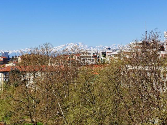 Appartamento in affitto di 157 m² in Via Tiziano