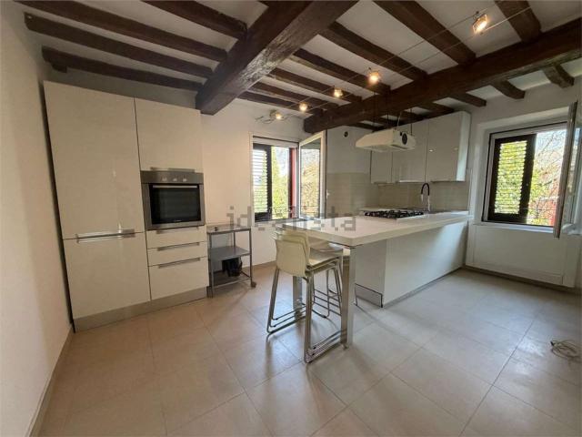 Appartamento in affitto di 158 m² in Via Vignolese, 343