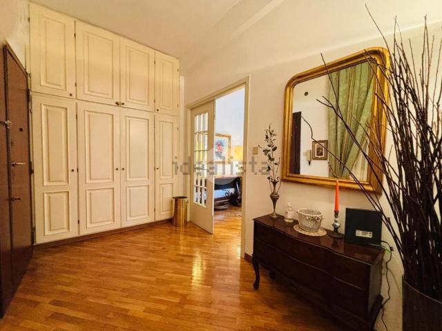 Appartamento in affitto di 159 m² in Via dell&apos Annunziatella