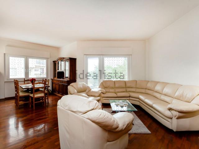 Appartamento in affitto di 159 m² in Via San Felice Circeo, 32