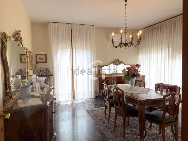 Appartamento in affitto di 150 m²