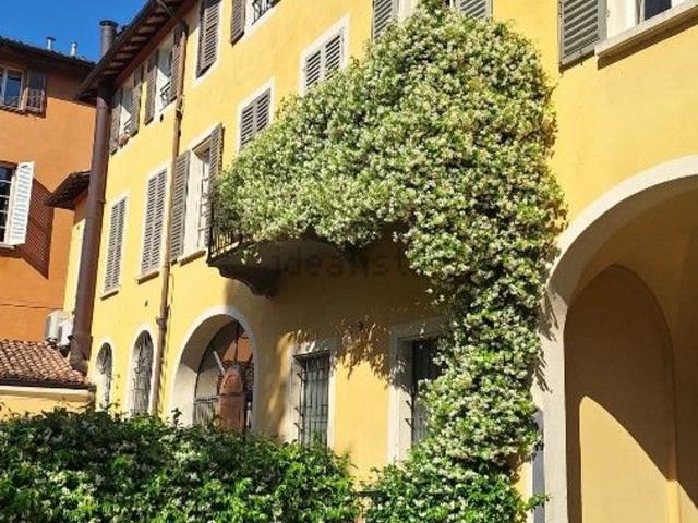 Appartamento in affitto di 160 m²