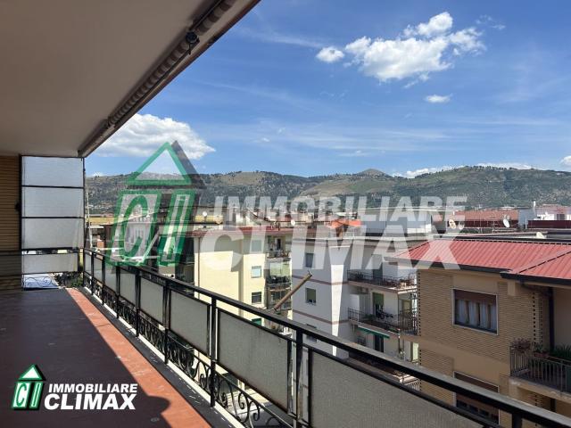 Appartamento in affitto di 160 m² in Via Caduti sul Lavoro, 71