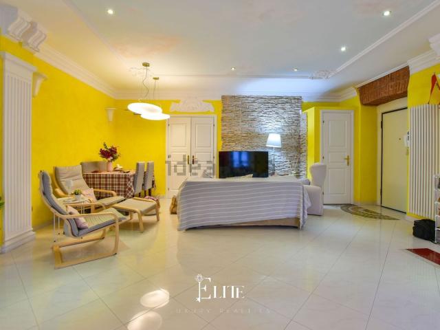 Appartamento in affitto di 160 m² in Via Albuzzi, 6