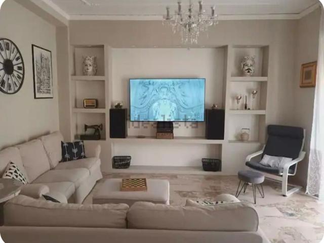 Appartamento in affitto di 160 m² in Via Alessandro Manzoni