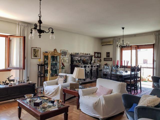 Appartamento in affitto di 160 m² in Via Alessio Baldovinetti, 26