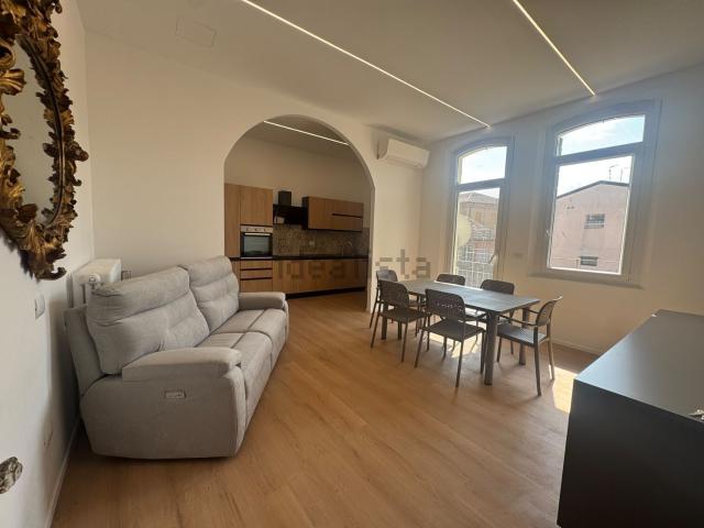 Appartamento in affitto di 160 m² in Via Armari, 5