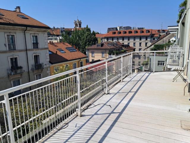 Appartamento in affitto di 160 m² in Via Giovanni Gherardini, 2