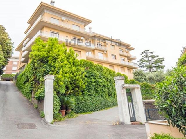 Appartamento in affitto di 160 m² in Via Dodecaneso