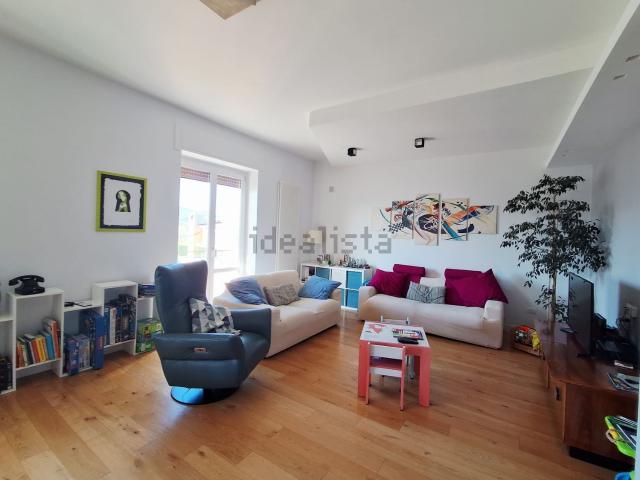 Appartamento in affitto di 160 m² in Via del Mandorlo
