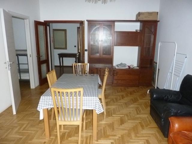 Appartamento in affitto di 160 m² in Via La Spezia