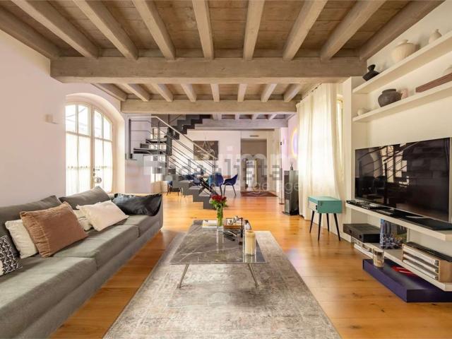 Appartamento in affitto di 160 m² in Via Magolfa, 18