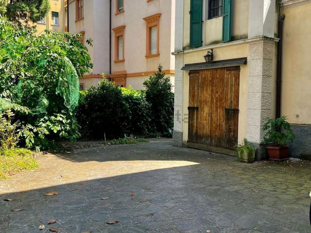 Appartamento in affitto di 160 m² in Via Marcello Oretti, 5