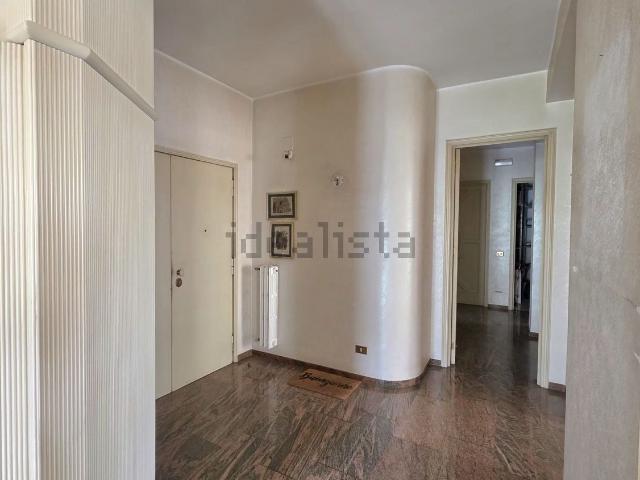 Appartamento in affitto di 160 m² in Via Napoli, 100