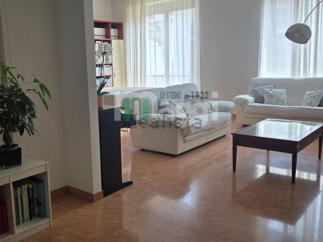 Appartamento in affitto di 160 m² in Via San Martino