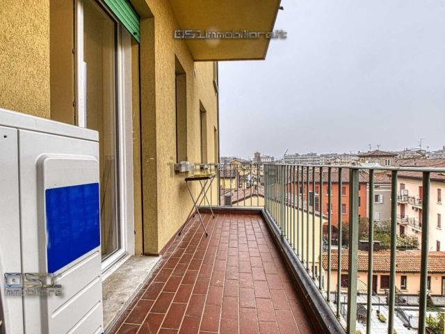 Appartamento in affitto di 160 m² in Via San Felice, 28