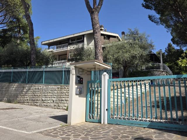 Appartamento in affitto di 160 m² in Via Settevalli