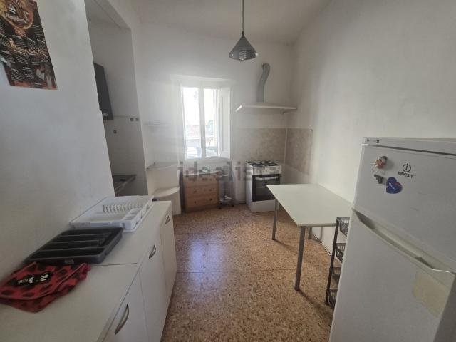 Appartamento in affitto di 160 m² in Via Vincioli