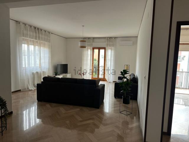 Appartamento in affitto di 160 m² in Viale Europa