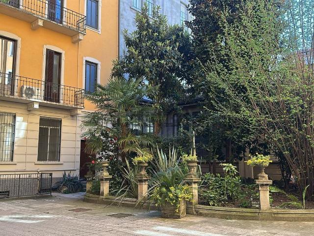 Appartamento in affitto di 162 m² in Via Spartaco, 10