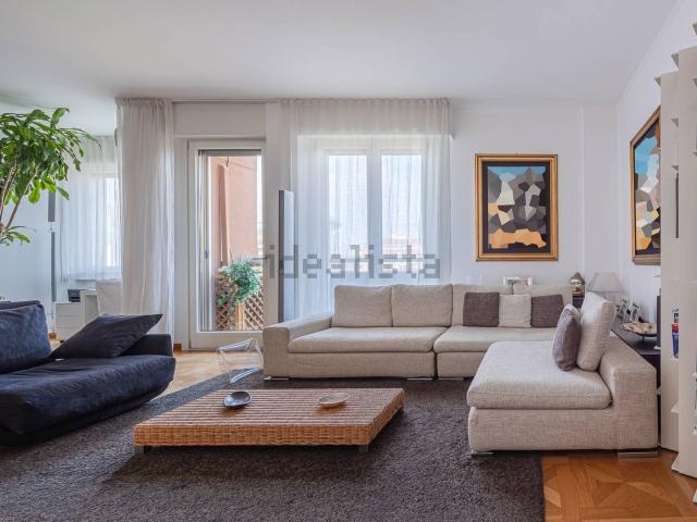 Appartamento in affitto di 162 m² in Piazza Sei Febbraio