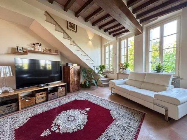 Appartamento in affitto di 162 m² in Strada Bassa dei Folli