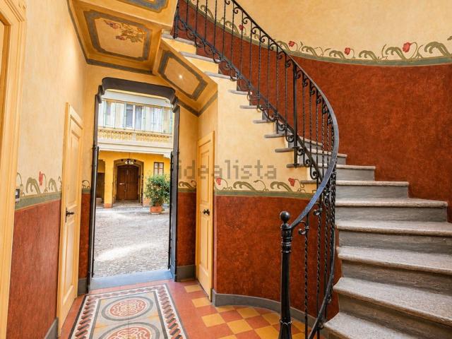 Appartamento in affitto di 163 m² in Via Ciro Menotti, 4