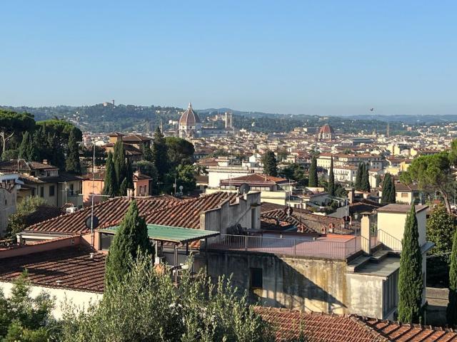 Appartamento in affitto di 163 m² in Via Trieste