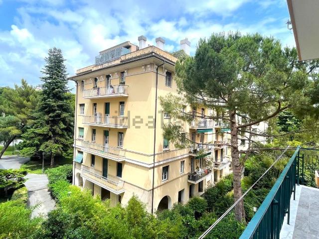 Appartamento in affitto di 165 m² in Via Luigi Arnaldo Vassallo