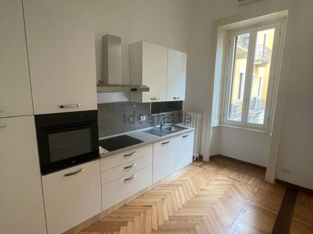 Appartamento in affitto di 165 m² in Via Spartaco, 10