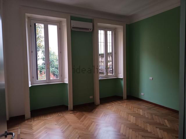 Appartamento in affitto di 165 m² in Via Spartaco, 10
