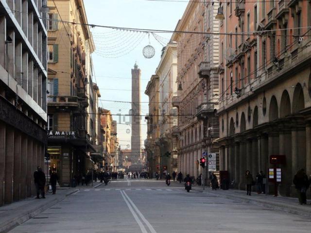 Appartamento in affitto di 165 m² in Via Ugo Bassi