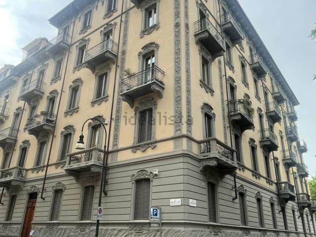 Appartamento in affitto di 165 m² in Via Vincenzo Vela, 49
