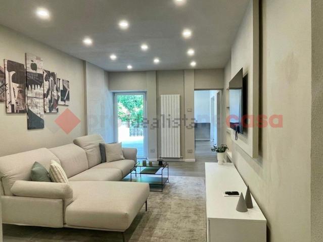 Appartamento in affitto di 165 m² in Via XX Settembre, 11