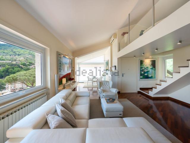 Appartamento in affitto di 166 m² in Via Crosa dell&apos Oro, 7