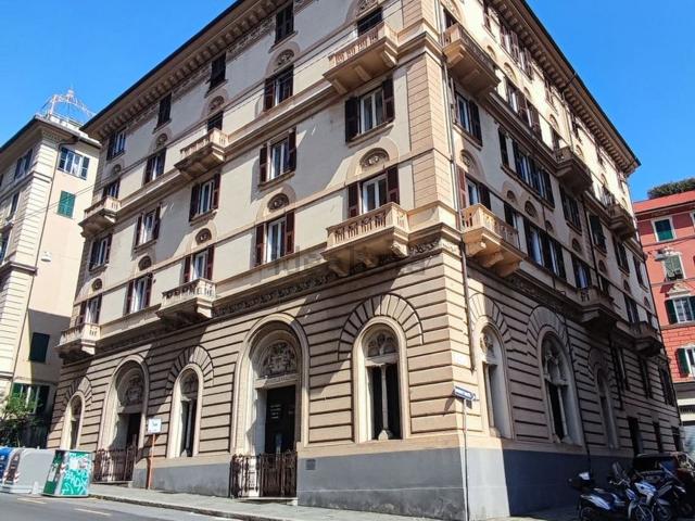 Appartamento in affitto di 167 m² in Via Curtatone, 2