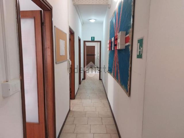 Appartamento in affitto di 168 m² in Via Lucchesi, 4