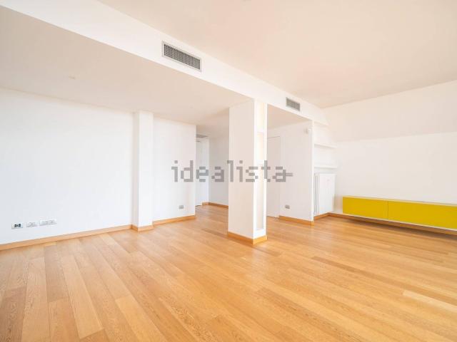 Appartamento in affitto di 168 m² in Strada Vicinale del Nobile, 55