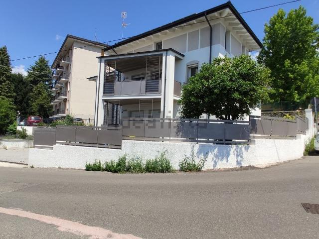 Appartamento in affitto di 170 m² in Via Cantoreggio, 34
