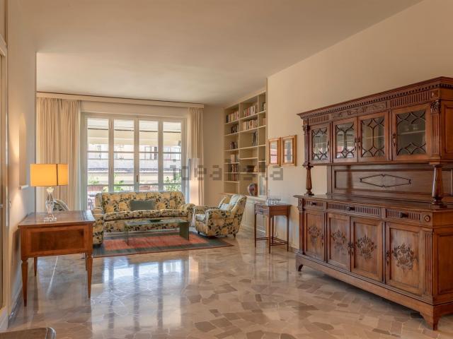 Appartamento in affitto di 170 m² in Via Benedetto Varchi