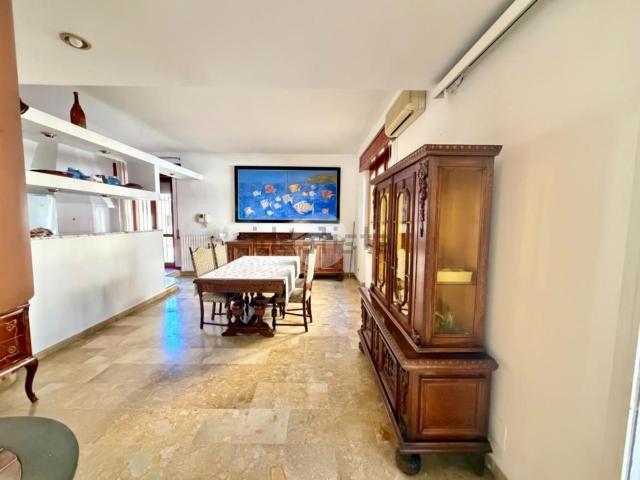 Appartamento in affitto di 170 m² in Via dei Buonvisi, 193